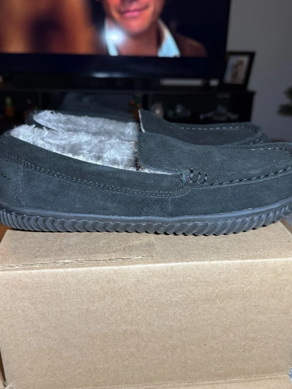Black slippers